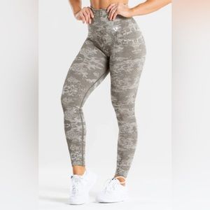 Women’s Best Green Camo Leggings Size M